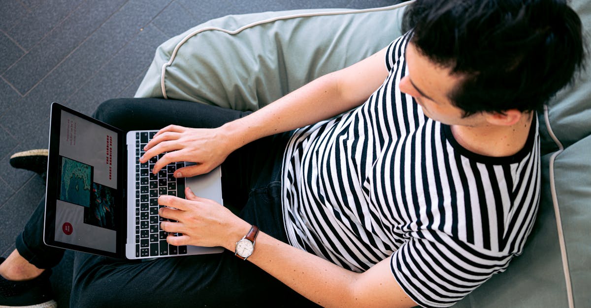 Email marketing para PYMEs en Colombia: lista que vende | Gulupa Digital Pantalla de un tablero con métricas y etiquetas, útil para ilustrar segmentación en email marketing.